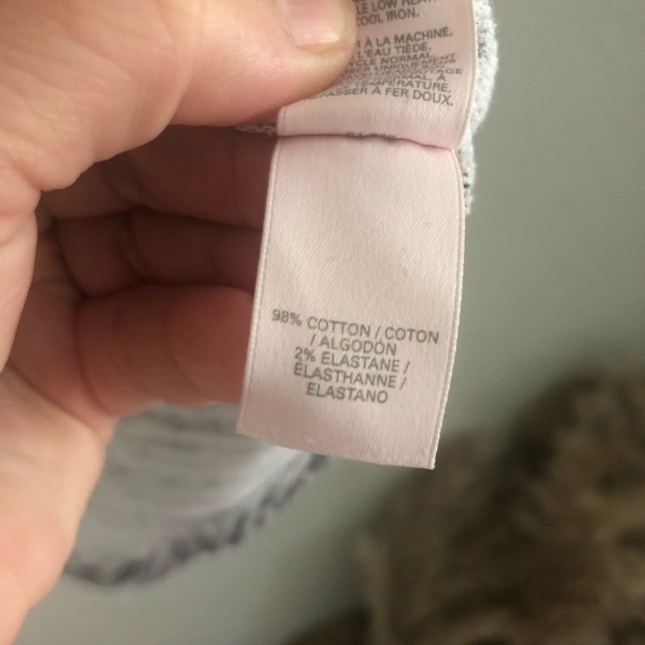 Victoria’s Secret Gray and White Henley Top sz M - Picture 5 of 6